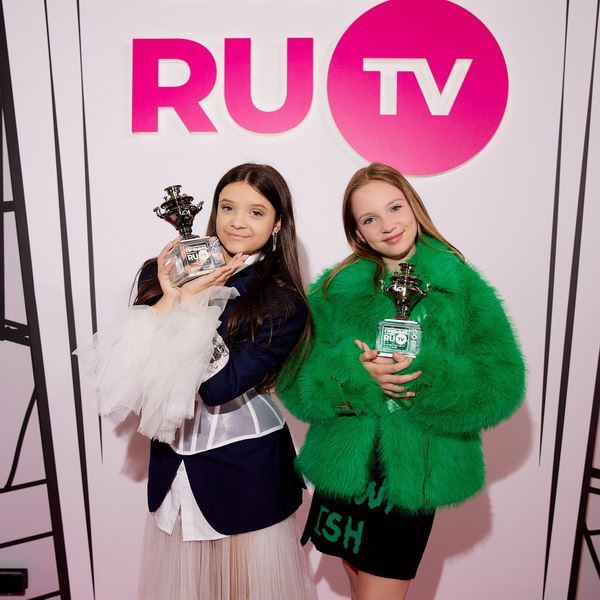 Betsy и Мария Янковская получили два самовара на премии телеканала RU.TV