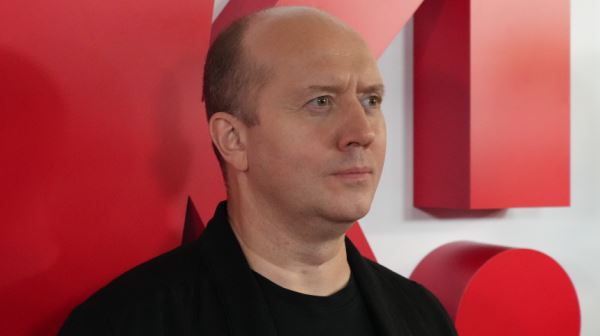 «Очень актуально»: Сергей Бурунов вышел в свет в футболке с надписью «Скуф»
