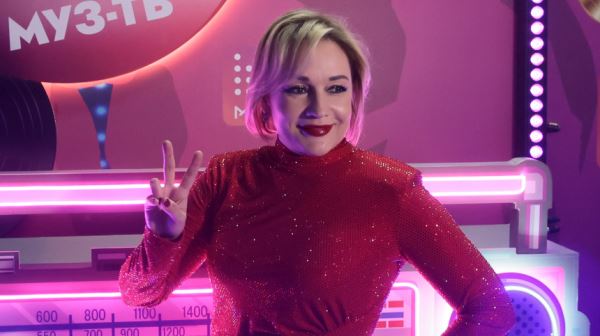 Главное, без мата: Буланова отреагировала на татуировку сына на лице