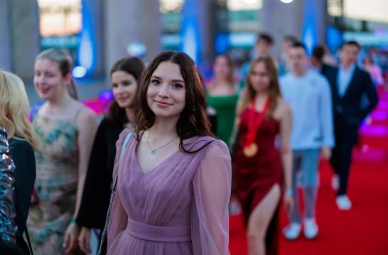 В Москве школьный выпускной впервые пройдет на ВДНХ