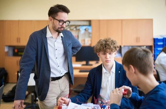 В Иркутской области педагоги-студенты смогут получать единовременные выплаты